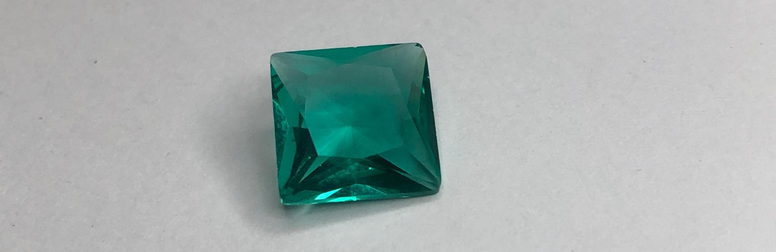 Pulseira Entremeio Dourado com Pérola Barroca Arroz e Cristal Carré