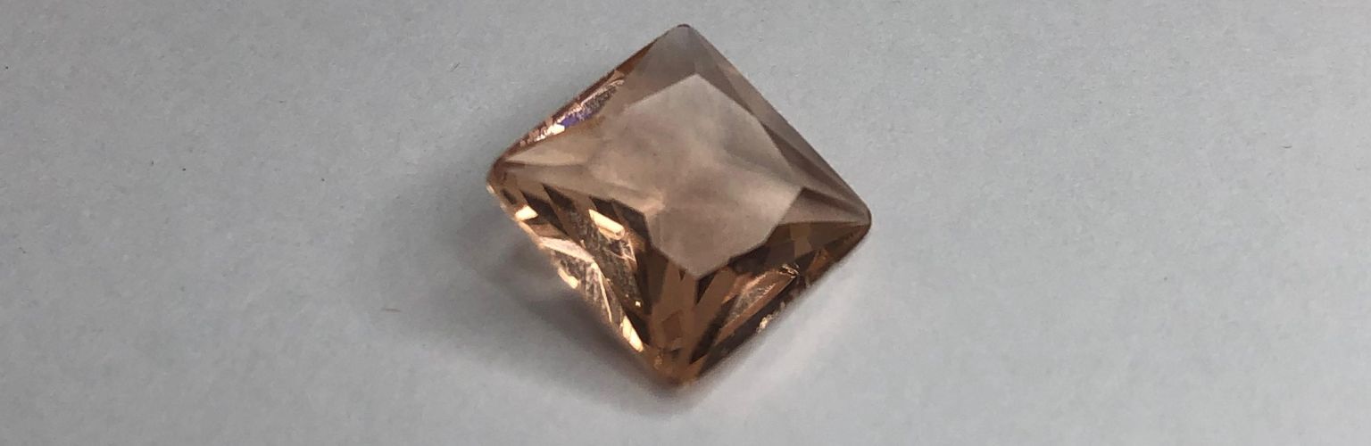 Pulseira Entremeio Dourado com Pérola Barroca Arroz e Cristal Carré