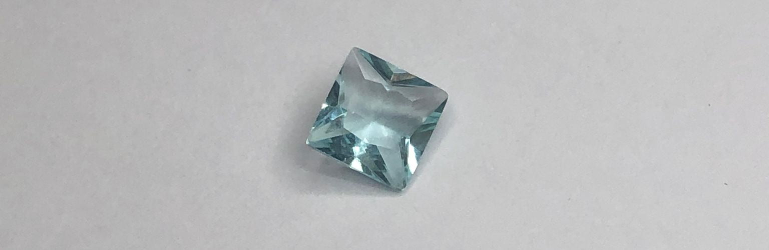 Pulseira Entremeio Dourado com Pérola Barroca Arroz e Cristal Carré