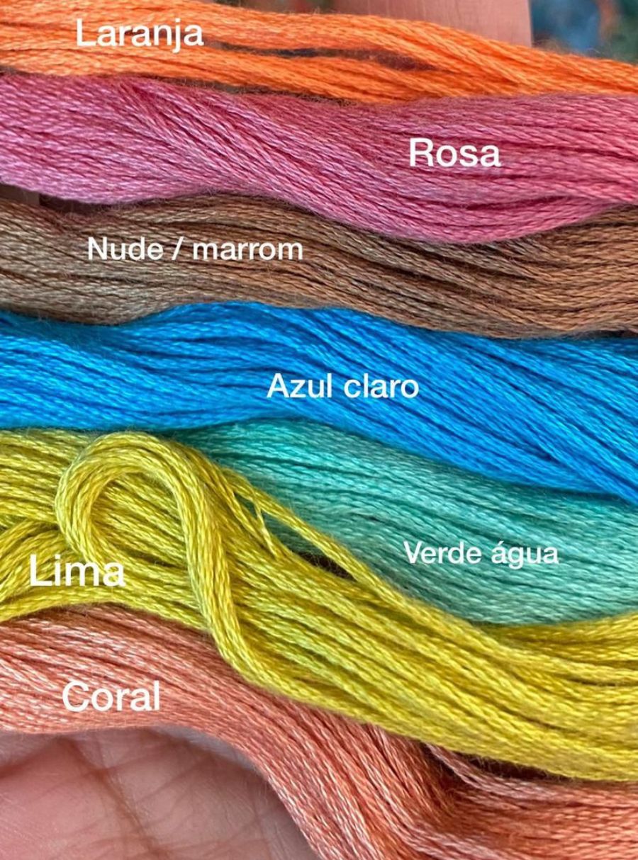 Bracelete com Zircônia, Fio de Seda e Inicial