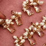 Brinco Argola Cacho de Pérola Barroca com Pedraria Cristal