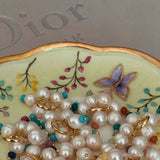 Brinco Cachinho de Pérolas com Jades Rainbow