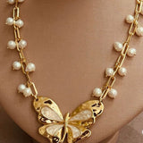 Colar Borboleta com Pingentes  Pérola Barroca