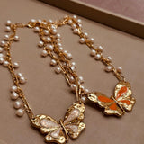 Colar Borboleta com Pingentes  Pérola Barroca