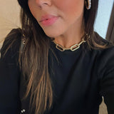 Argola M com Pérolas Barrocas